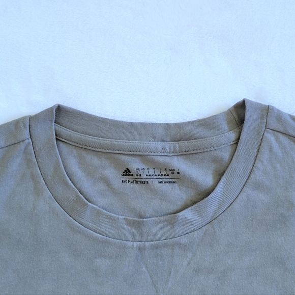 Adidas New York City🏙 Peace Dove🕊 Tee👕 - NWT - Picture 3 of 14